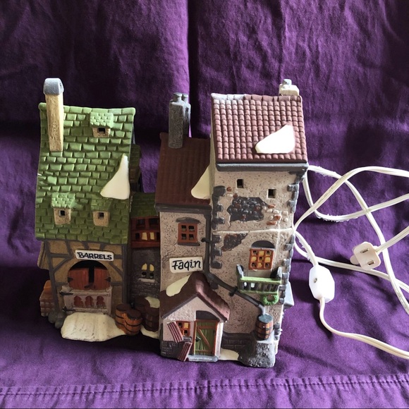 Dickens Village Series Oliver Twist - Picture 1 of 8